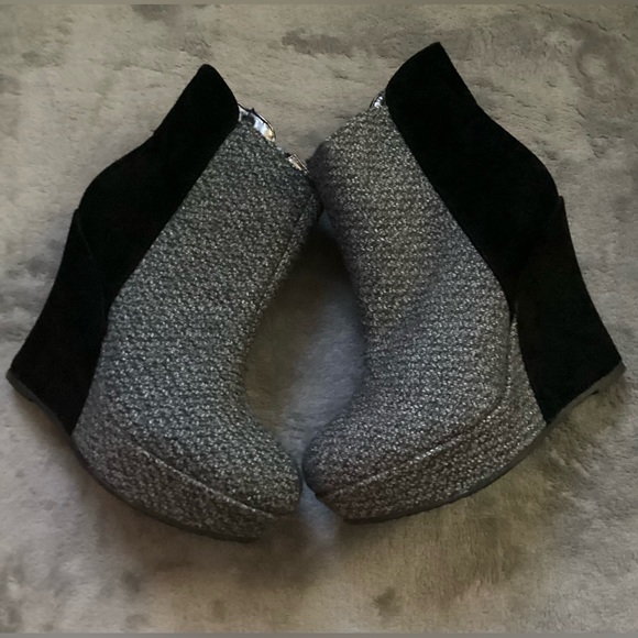 Black & Gray Two Tone Wedges New in Box by Bamboo - Picture 10 of 14